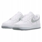 Nike - sneakersy męskie z logo, białe - rozmiar 45