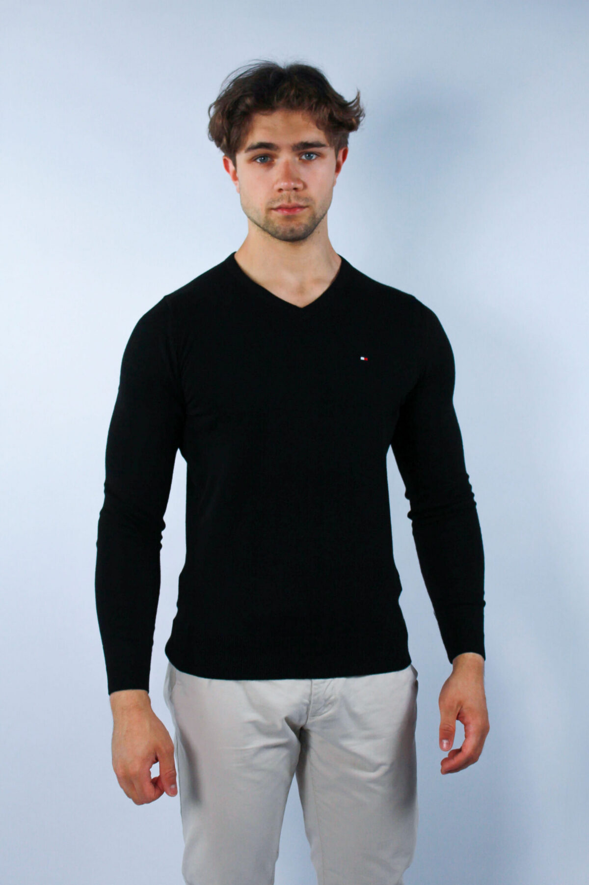 Sweter Tommy Hilfiger męski Core V-neck czarny — zdjęcie 2