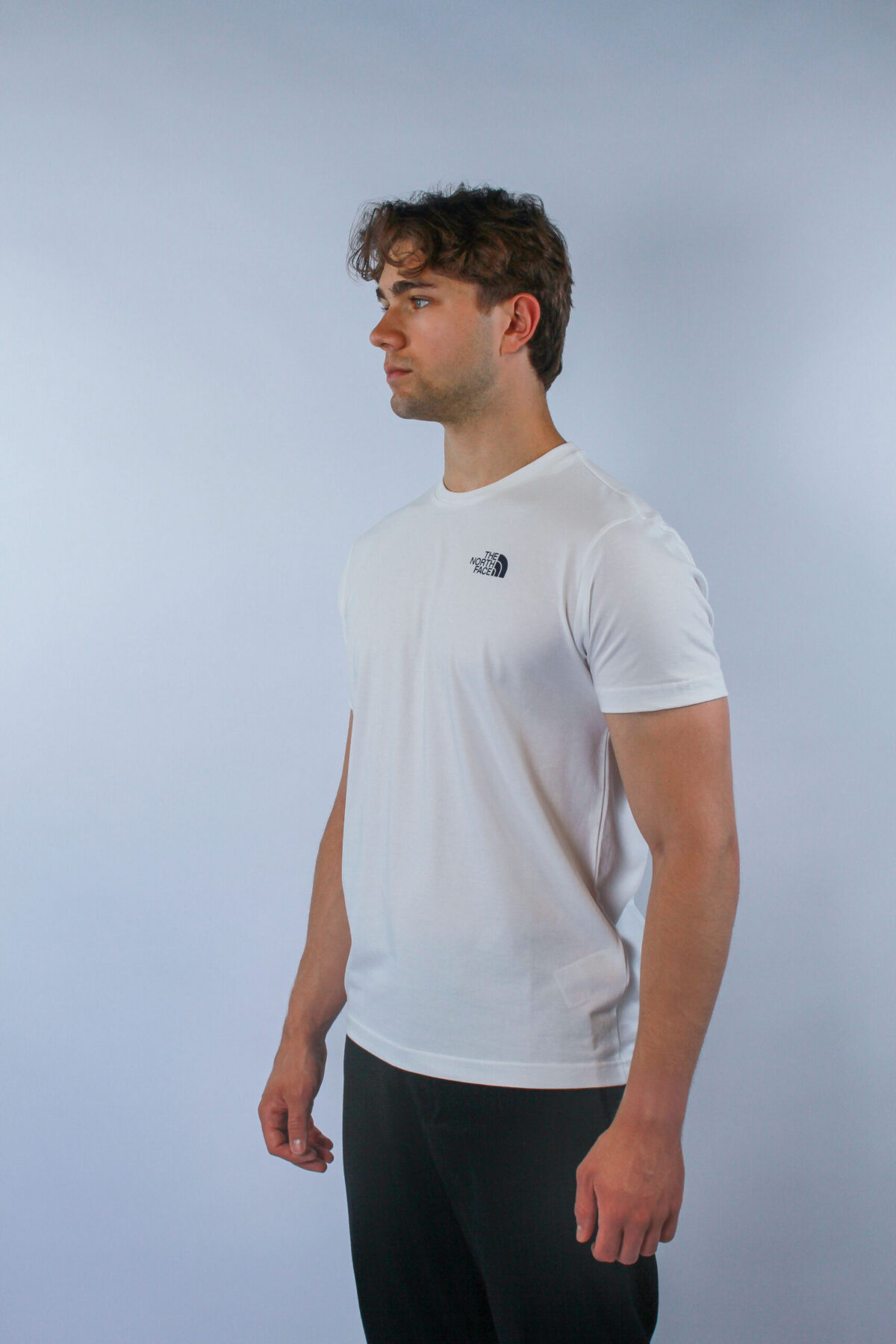 Koszulka The North Face męska Regular Fit biała — zdjęcie 3