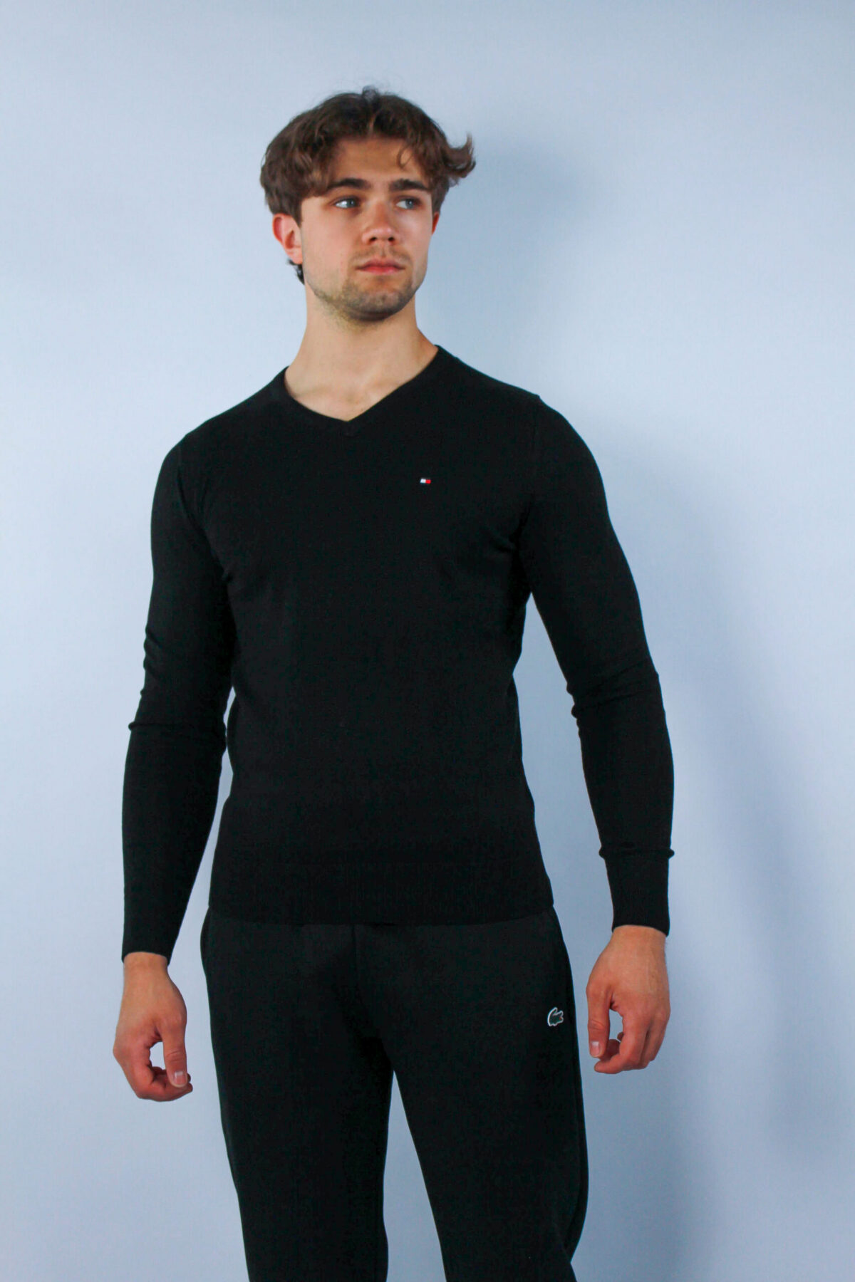 Sweter Tommy Hilfiger męski Core V-neck czarny — zdjęcie 3