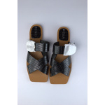 Schuh Buty Klapki 11708369 Tiny Flat Sandals with Square Toe in Black Crocr - obrazek 2