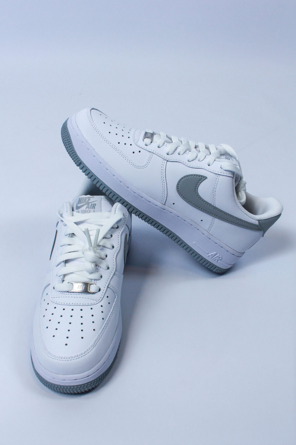 Buty Nike unisex Air Force 1 '07 białe — zdjęcie 13