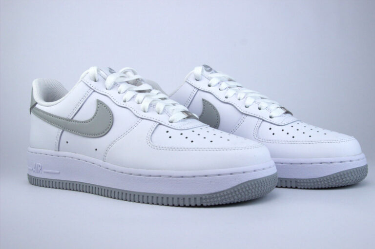 Buty Nike unisex Air Force 1 '07 białe