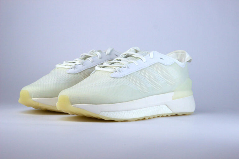 Buty Adidas unisex Avryn białe