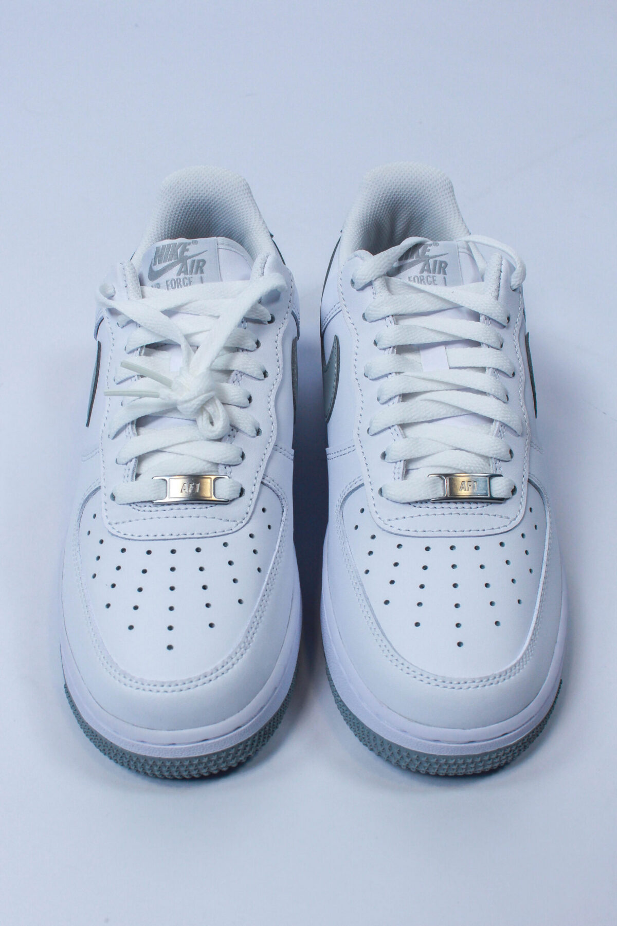 Buty Nike unisex Air Force 1 '07 białe — zdjęcie 15