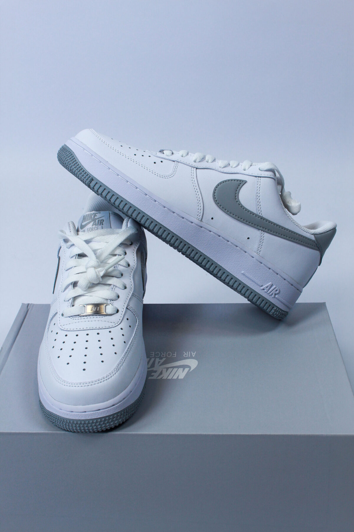 Buty Nike unisex Air Force 1 '07 białe — zdjęcie 7
