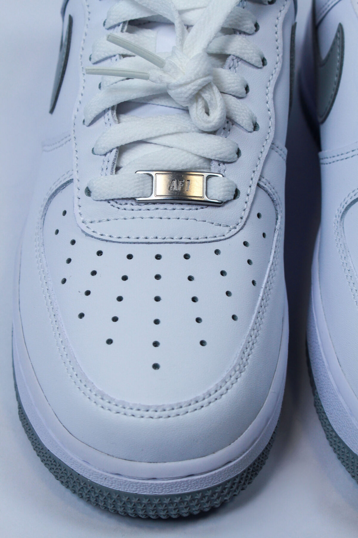 Buty Nike unisex Air Force 1 '07 białe — zdjęcie 9